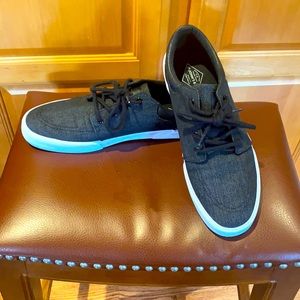 Men’s size 10 shoes